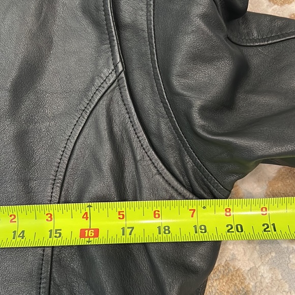 Nearly New Authentic Leather Harley Coat😍 - Picture 13 of 16